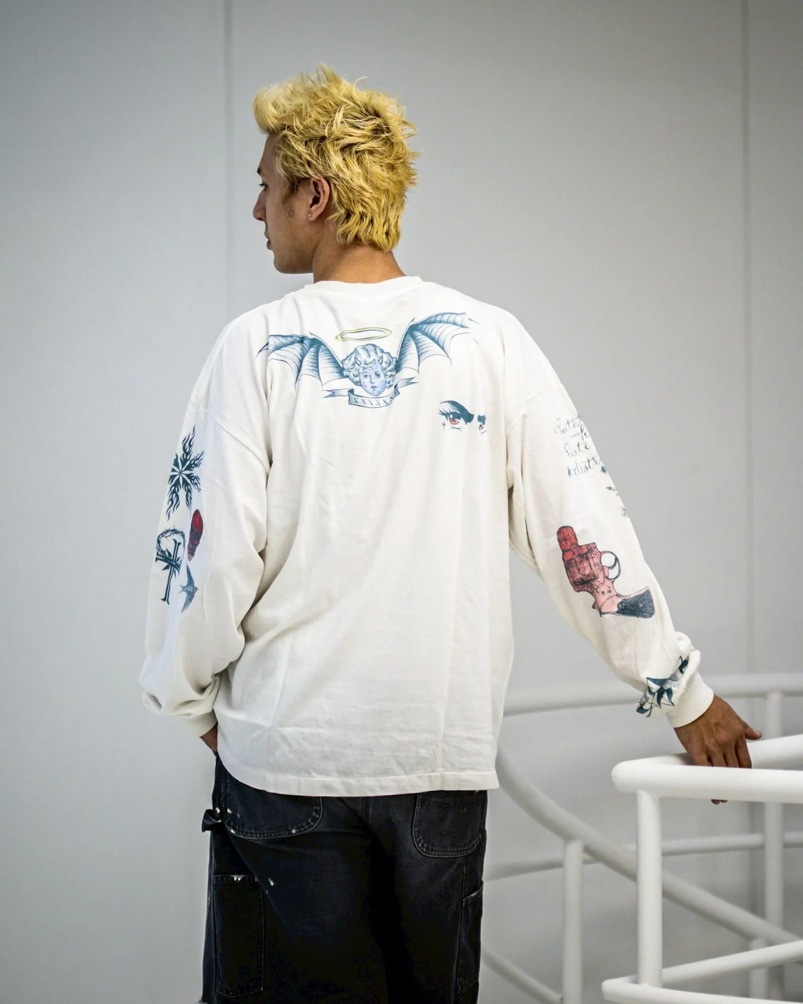 SAINT Mxxxxxx × Dr. Woo DW_LS TEE/TATTOO/WHT Dr.Woo joint model TATOO tattoo long sleeve off-white S-XL OE yarn Tube weaving high weight fabric without side seams Original printing water slurry process No touch printing Breathable and comfortable Original level replica printing Correct version Correct main mark/wash mark/cherub anti-counterfeiting mark